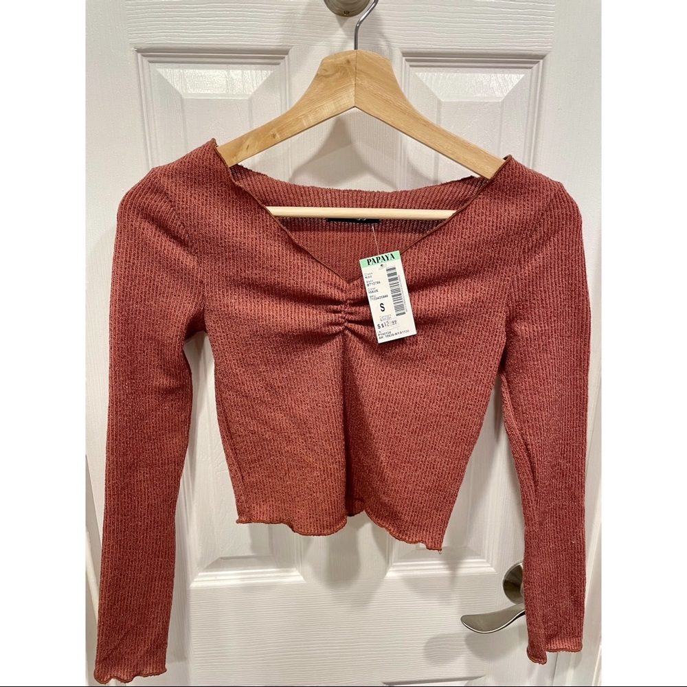 Cropped long sleeve top